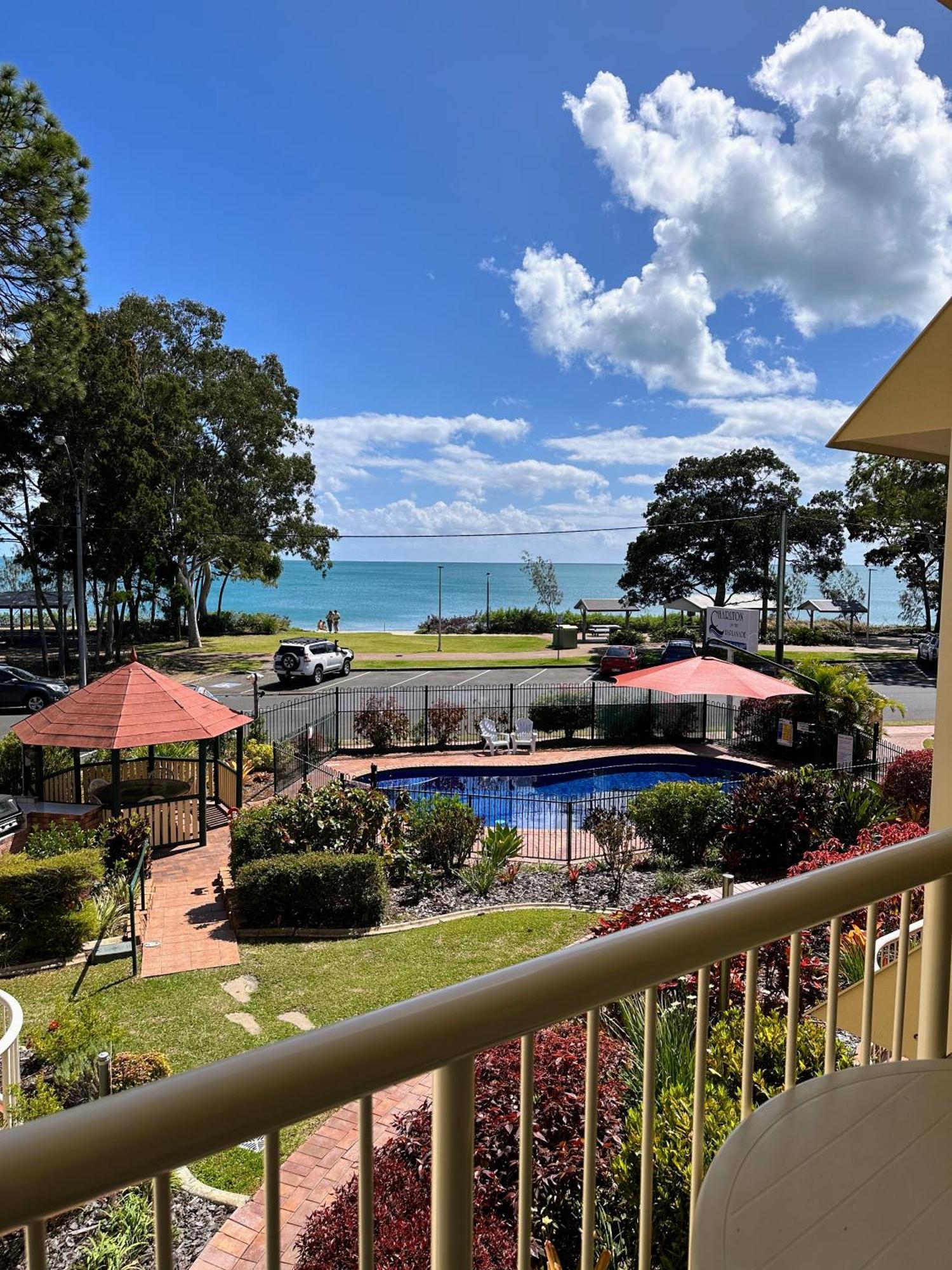 Aparthotel Charlton On The Esplanade à Hervey Bay Extérieur photo