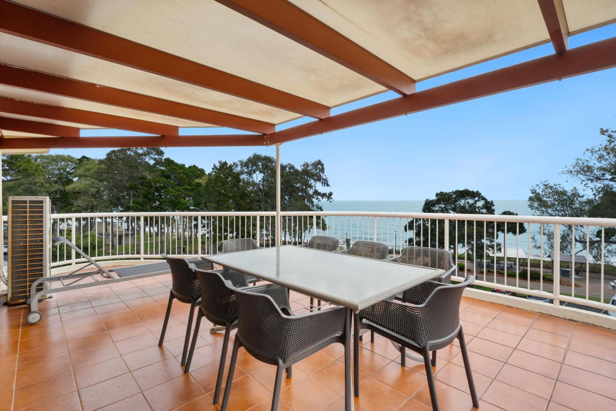 Aparthotel Charlton On The Esplanade à Hervey Bay Extérieur photo